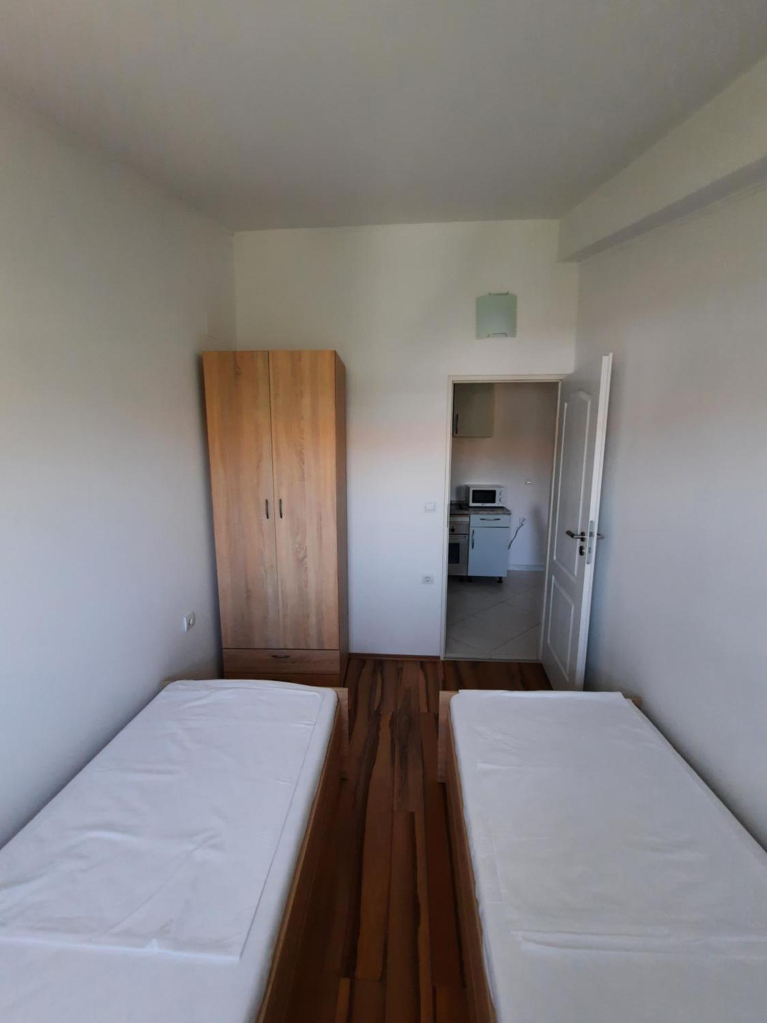 Apartments Maretic Мандре Екстер'єр фото