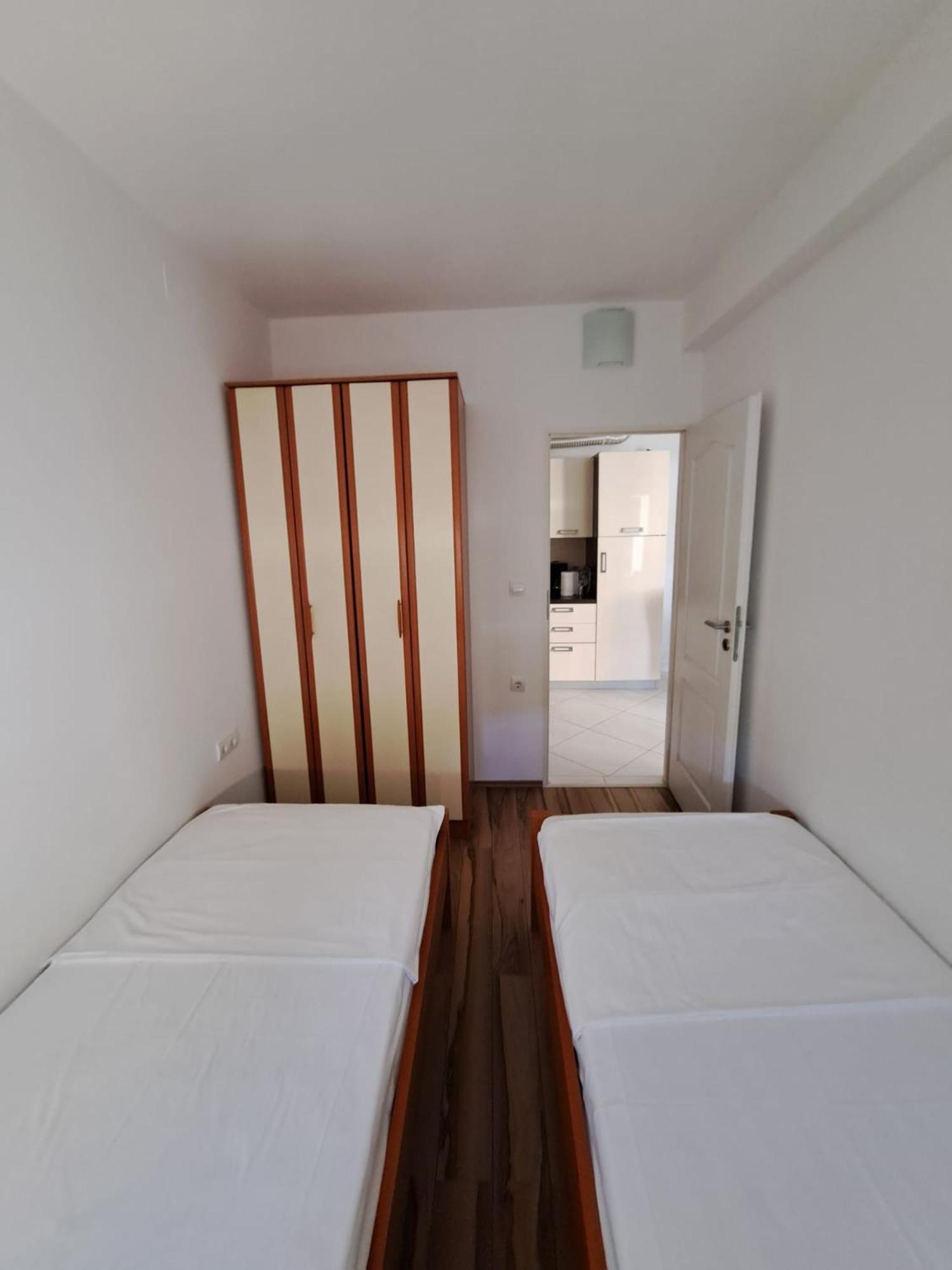 Apartments Maretic Мандре Екстер'єр фото
