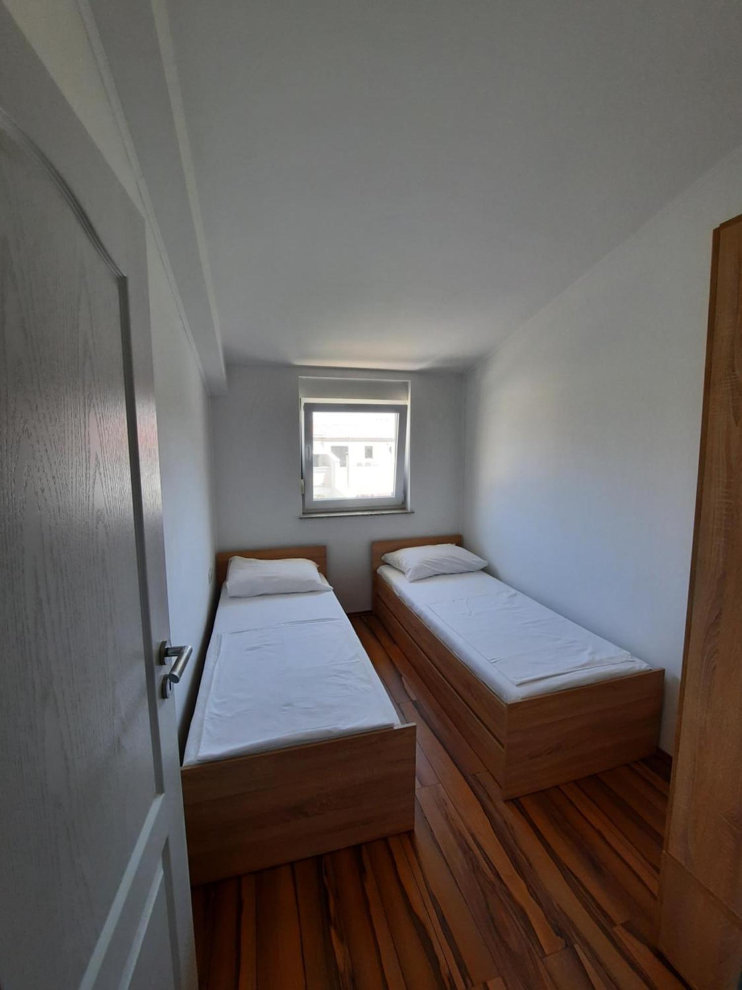 Apartments Maretic Мандре Екстер'єр фото