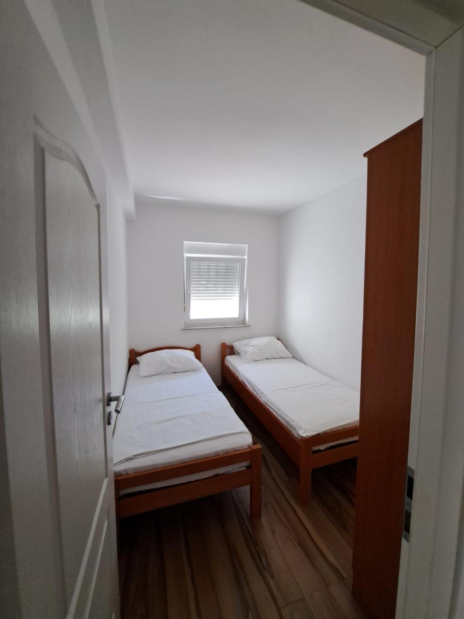 Apartments Maretic Мандре Екстер'єр фото